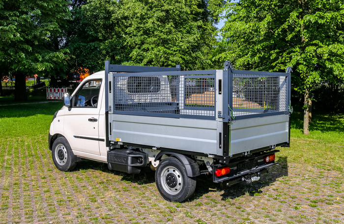 Cucini Gras- und Laubaufsatz fr Piaggio OE / Red Kipper - TW 2530 x 1800