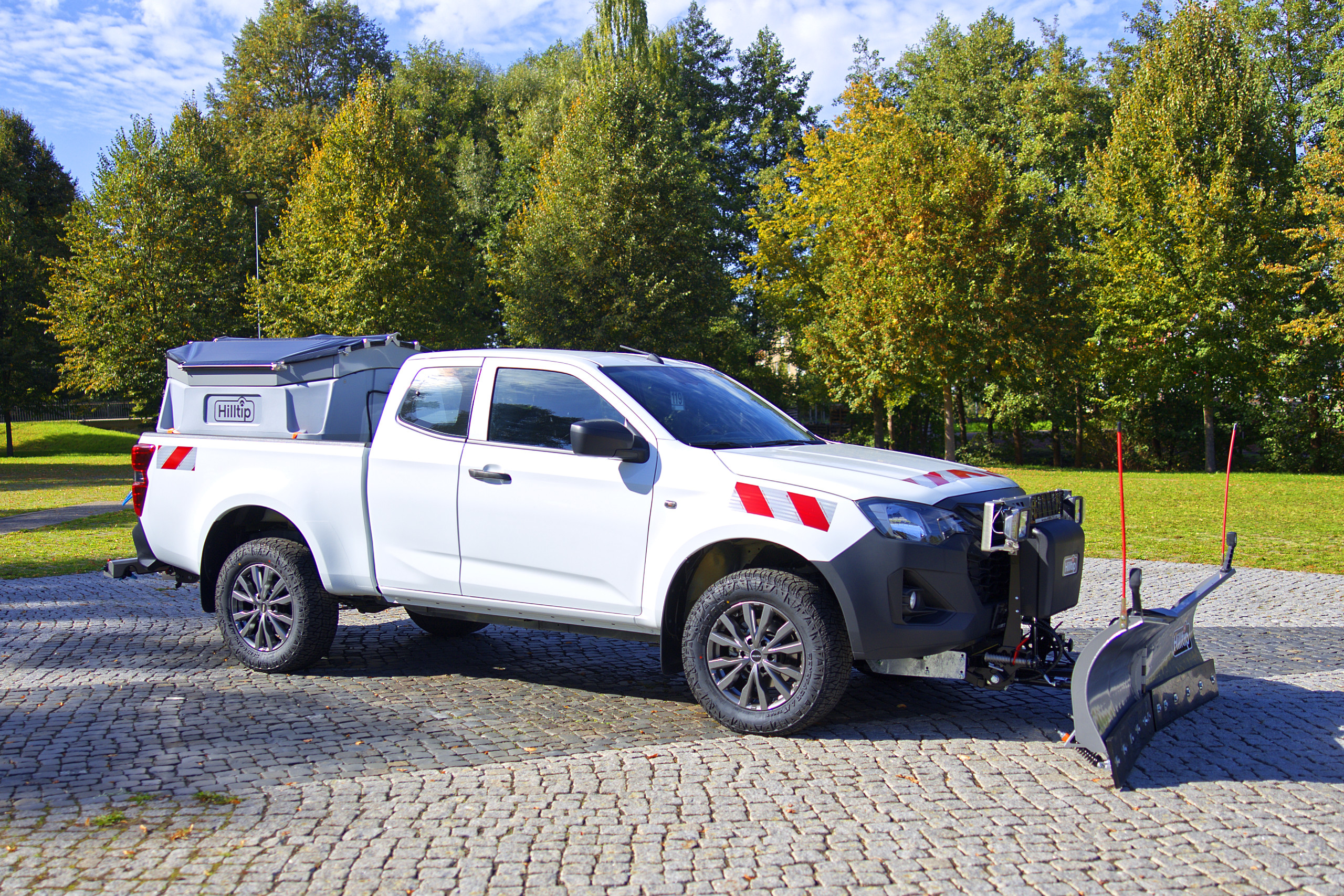 Isuzu D-Max Winterdienst Umbau HWNtec Hilltip Winterdienstfahrzeug Pickup