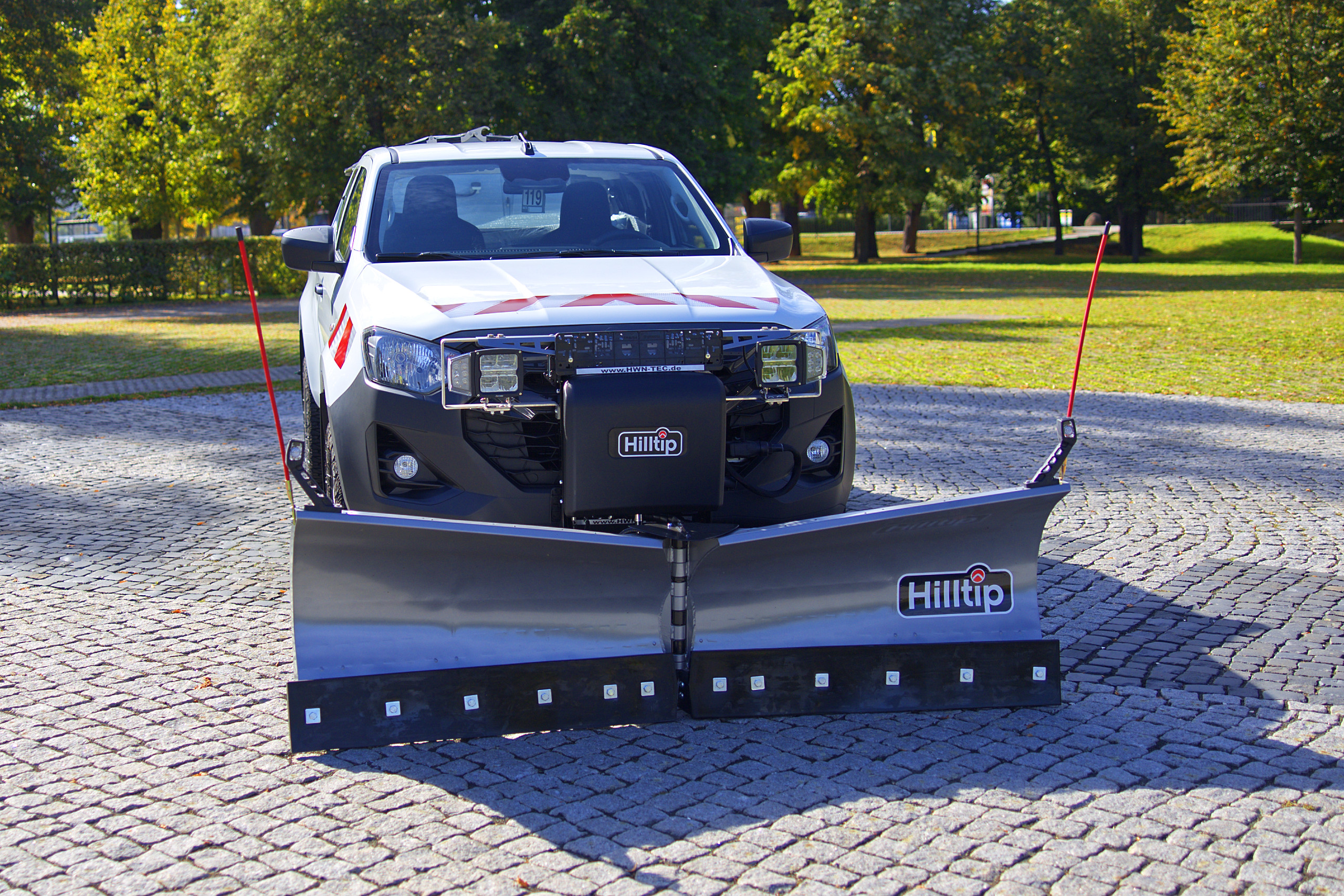 Isuzu D-Max Winterdienst Umbau HWNtec Hilltip Winterdienstfahrzeug Pickup
